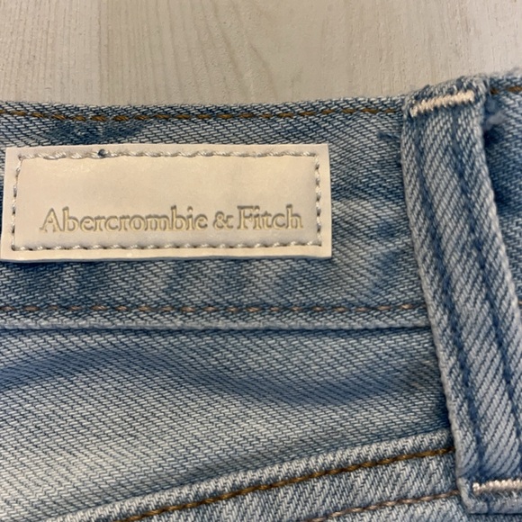 Abercrombie & Fitch Women’s Jean Shorts - Picture 5 of 5